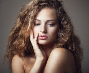 3 tips for fighting summer hair humidity